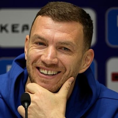 Dzeko aos 40 lidera nova geração da Bósnia em busca de história