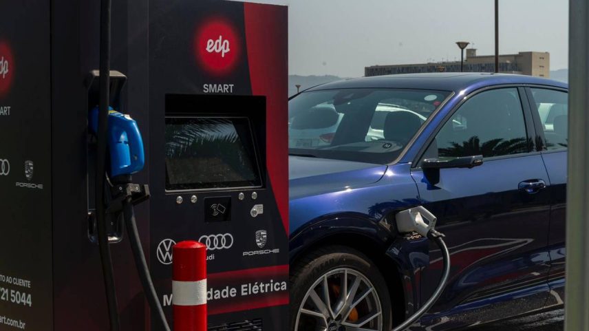 Posto de recarga de veículos elétricos