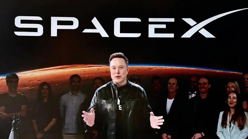 Vídeo publicado na conta oficial da Nasdaq mostra Elon Musk falando durante a oferta pública inicial (IPO) de sua empresa, a SpaceX, nesta sexta-feira (12}) (Foto: EFE/ @Nasdaq )