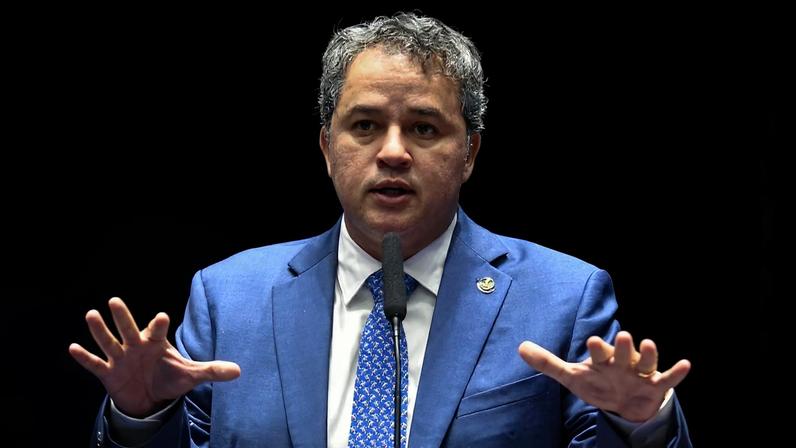 PB: Efraim define primeiro nome ao Senado e articula outro com o Novo