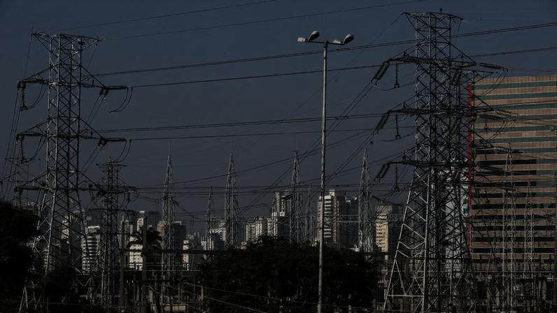 Leilão custaria R$ 515 bilhões às contas de luz para suprir fornecimento em horários de pico. (Foto: Sebastião Moreira/EFE)