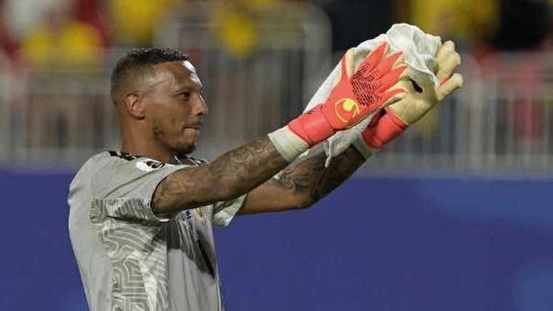 Eloy Room, de Curaçao, comemora empate contra Equador na Copa