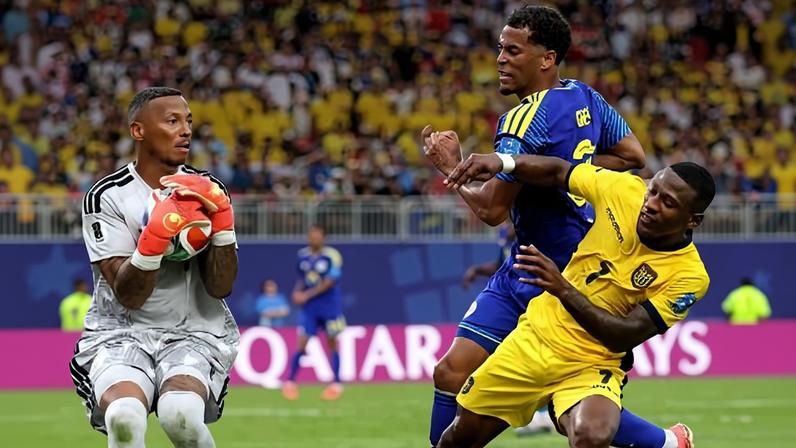 Eloy Room, goleiro de Curação, durante partida contra o Equador
