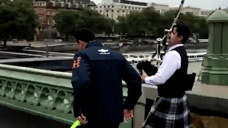 Em 2016, Lucas Paquetá dançou enquanto escocês tocava gaita de fole e vídeo tornou-se meme que já atravessa anos