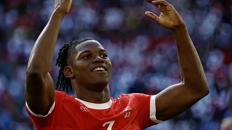 Embolo, da Suíça, comemora gol marcado contra a Inglaterra, nas quartas de final da Eurocopa de 2024