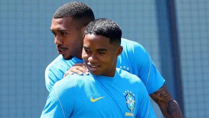 Endrick e Rayan em treino da seleção brasileira para a Copa do Mundo