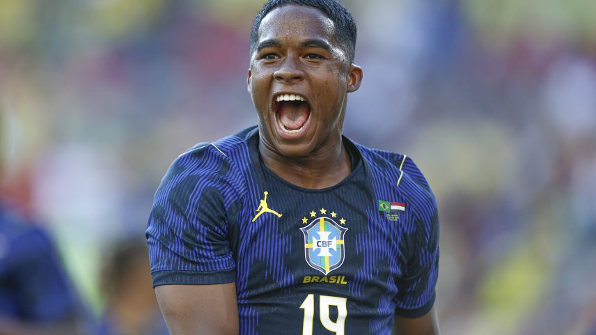 Endrick comemora segundo gol do Brasil contra o Egito — Foto: Rafael Ribeiro/CBF
