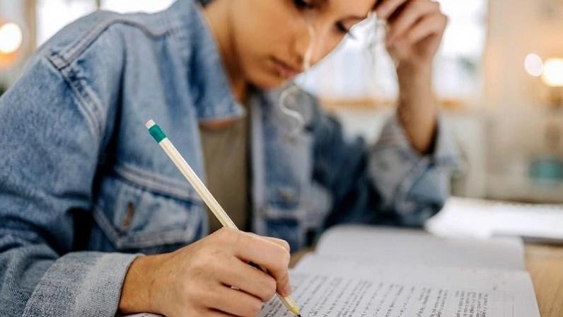 Concursos têm vagas em diversas áreas e em vários estados; remuneração de até R$ 39,8 mil