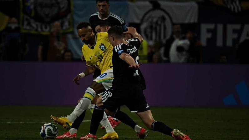 Neymar voltou aos gramados