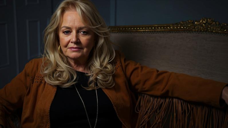 Bonnie Tyler deixa coma induzido após cirurgia, mas segue internada na UTI em Portugal