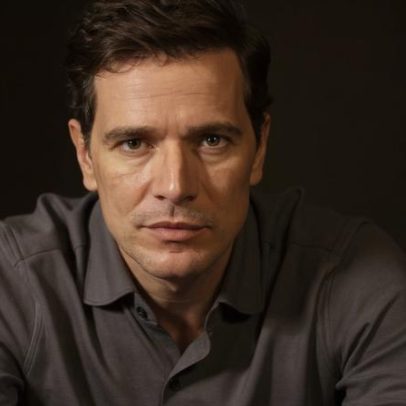 Daniel de Oliveira comenta projetos no cinema, música e futebol