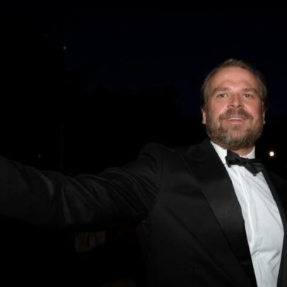 David Harbour revela colapso de saúde mental e desabafa