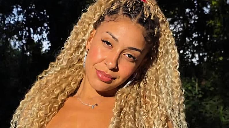 A influenciadora Emelly Souza, de 25 anos