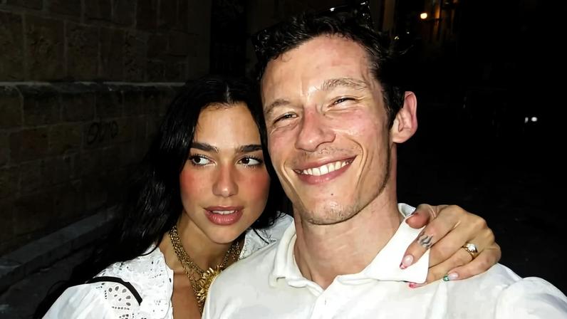 Callum Turner e Dua Lipa