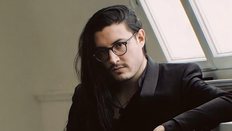 Santiago Cañón-Valencia vai interpretar com a Filarmônica o poema sinfônico "Don Quixote", de Richard Strauss