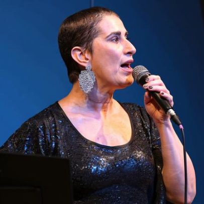 Paula Santoro celebra vida e música mineira em show no Teatro Feluma