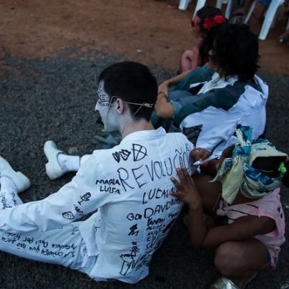 Espetáculo Assembleia Comum propõe experiência de escuta horizontal em BH