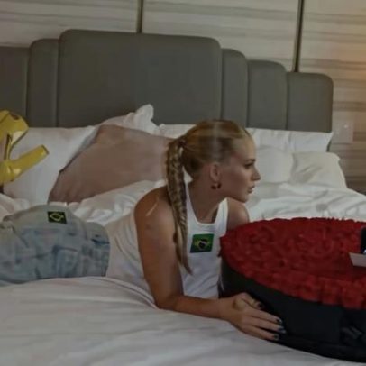 Virginia posta foto com buquê gigante; Vini Jr. comenta
