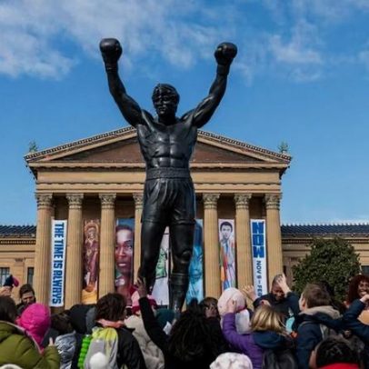 Escadaria de Rocky atrai turistas e celebridades na Filadélfia