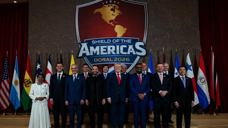 Imagem colorida mostra membros do Escudo das Américas - Metrópoles