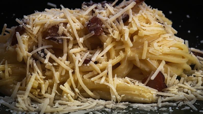 Talitha Morete apresenta espaguete à carbonara