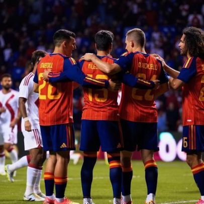 Espanha chega à Copa com invencibilidade e força para reverter campanhas ruins