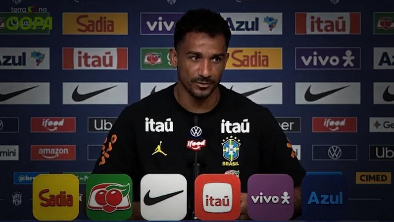 Danilo responde em espanhol a jornalista e diz como Neymar pode ajudar a Seleção