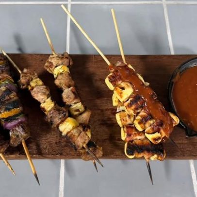 Espetinhos de carne, copa-lombo e queijo coalho de Thiago Oliveira