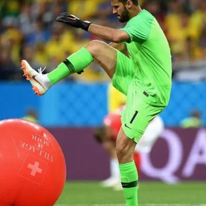 Alisson sofre o único gol da história do Haiti contra a seleção