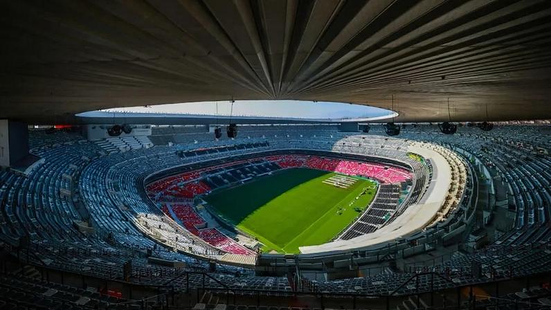 Estádio Azteca, foi projetado pelos arquitetos Pedro Ramírez Vázquez e Rafael Mijares Alcerreca. Local da abertura da Copa do Mundo no México
