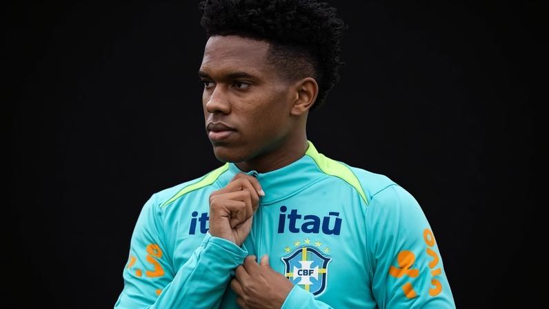 Estevão sofreu uma lesão muscular que tirou sua chance de disputar a Copa do Mundo