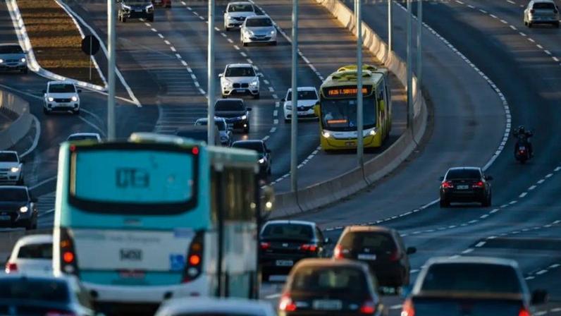 Serviços sobem 1,2% em abril e recuperam queda de março