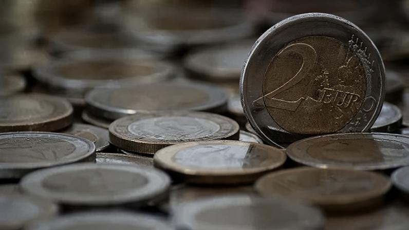 Há diferenças na cotação, que é influenciada por fatores como custos operacionais, taxas administrativas, entre outros