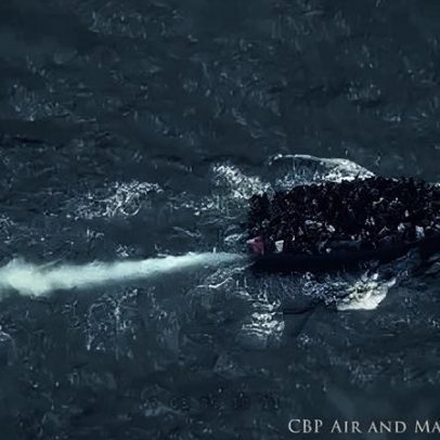 EUA divulgam imagem de barco com 240 imigrantes resgatados
