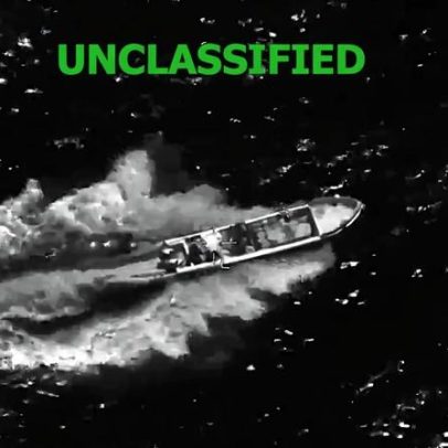 EUA bombardeiam barco no Pacífico e matam dois homens