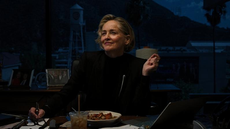 A atriz Sharon Stone na terceira temporada da série Euphoria