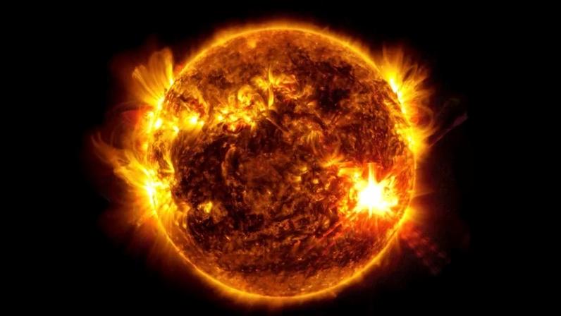 Nesta imagem ultravioleta extrema do Observatório de Dinâmica Solar da NASA, é possível observar uma erupção solar de classe X na parte inferior direita do Sol. Metrópoles