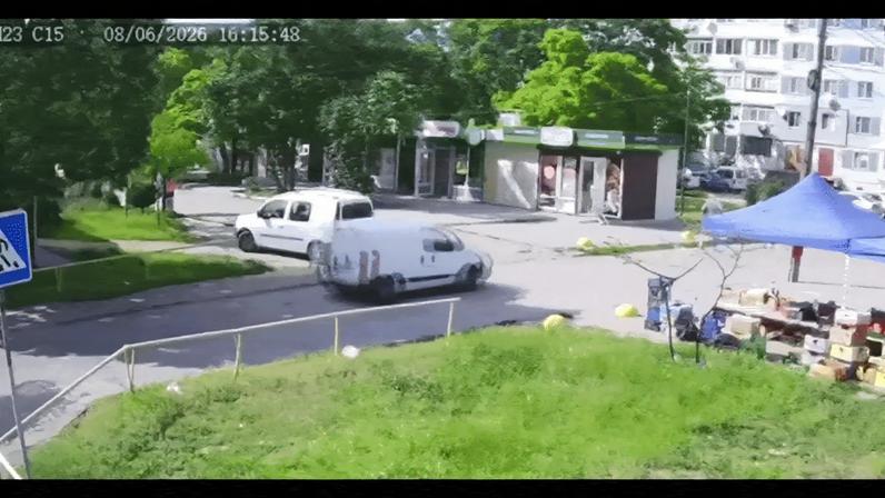 Vídeo mostra míssil atingindo a cidade de Zaporizhzhia, na Ucrânia