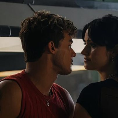 Estrela de filme sobre romance entre enteados diz que é fácil romantizar toxidade