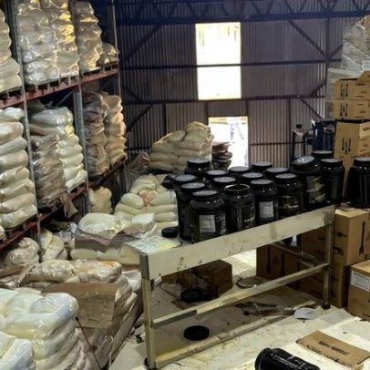 Polícia fecha fábrica de whey que reaproveitava produto com validade vencida