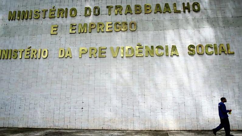 Fachada do Ministério do Trabalho e Emprego e do Ministério da Previdência Social