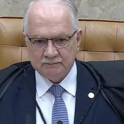Fachin adverte advogado por ausência de acessório em sessão do STF
