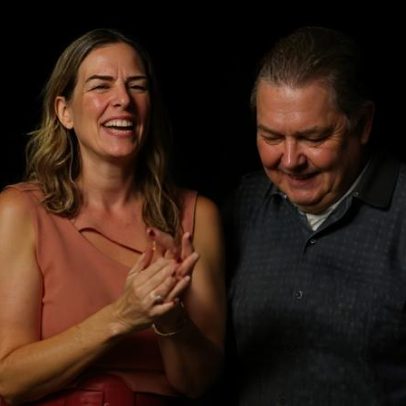 Faustão faz rara aparição no aniversário da esposa após internação