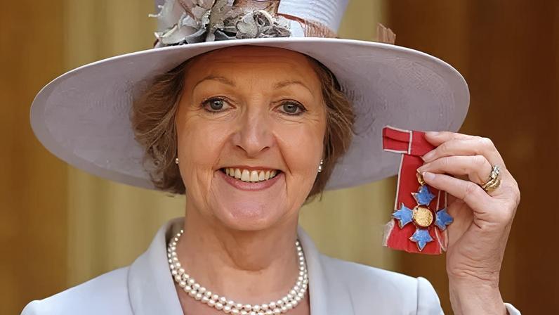 Atriz da The Good Life, Dame Penelope Keith, morre aos 86 anos