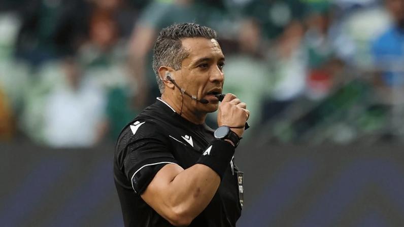 Felipe Fernandes de Lima foi o árbitro de Palmeiras 1 x 0 Chapecoense, pelo Brasileirão