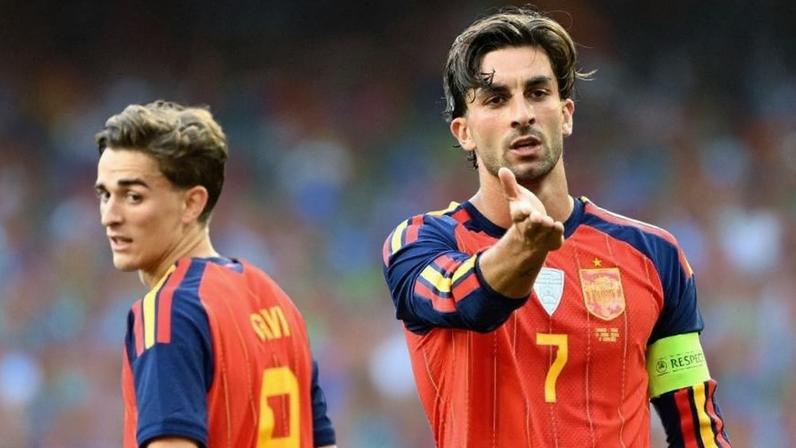 Ferran Torres comemora gol em Espanha x Iraque ao lado de Gavi, companheiro de Barcelona