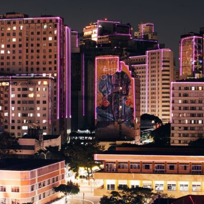 BH ganha esculturas gigantes e prédios iluminados: veja onde