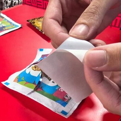 Papel remanescente de figurinhas do Álbum da Copa requer descarte especial