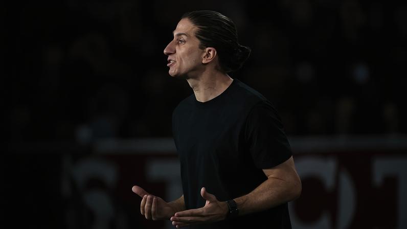 Filipe Luís, técnico do Flamengo, durante a derrota para o Lanús