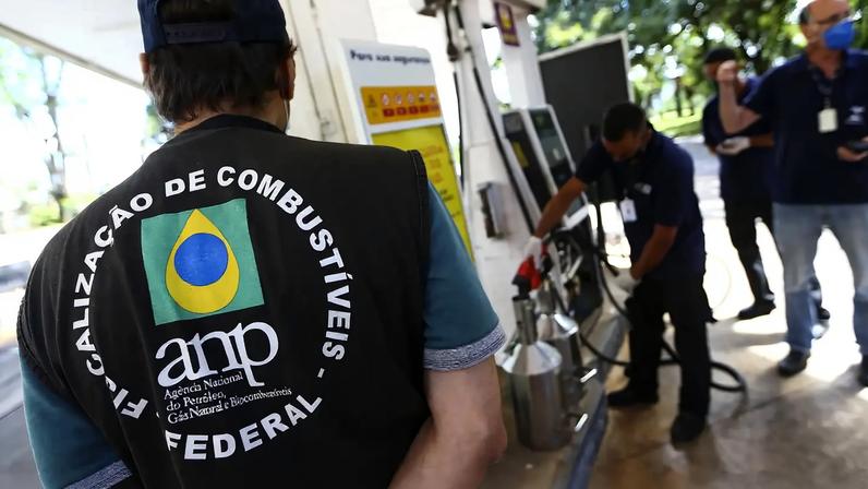 Força-tarefa integrada pela Agência Nacional do Petróleo, Gás Natural e Biocombustíveis (ANP), Procon e Inmetro fiscaliza postos revendedores de combustíveis em Brasília.